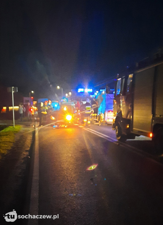 Zderzenie mercedesa z ciągnikiem sadowniczym w Giżycach