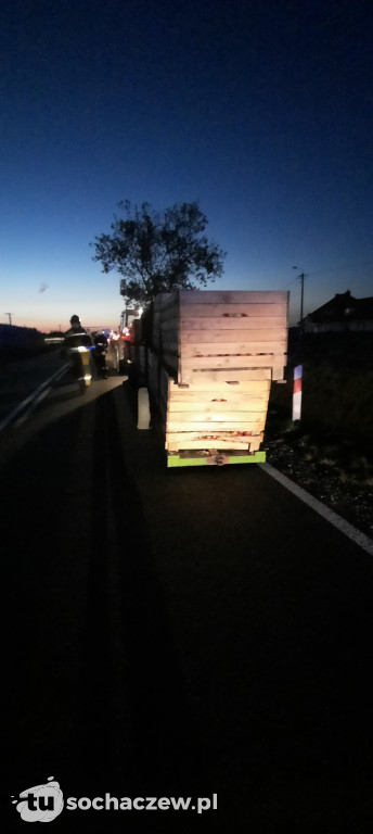 Zderzenie mercedesa z ciągnikiem sadowniczym w Giżycach