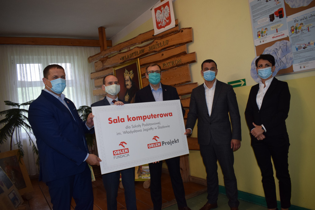 Nowa sala komputerowa w Śladowie