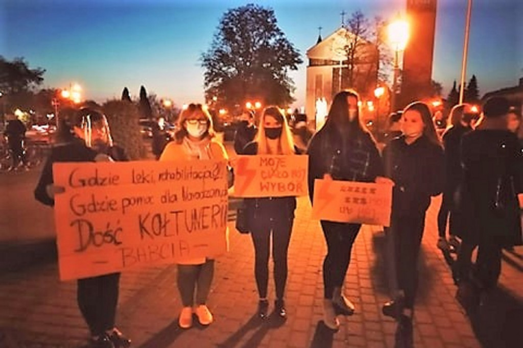 Kobiety protestują na pl. Kościuszki
