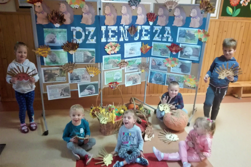 Dzień Jeża. Przedszkolaki z Oddziału Przedszkolnego w Giżycach włączyły się w obchody