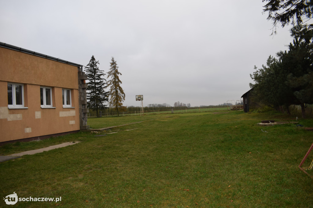 Nowe boisko sportowe w Kapturach