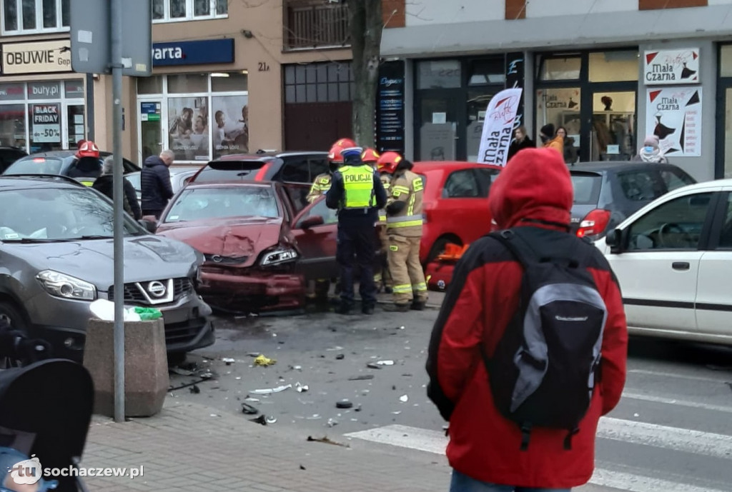 Zderzenie czterech samochodów przy Żeromskiego