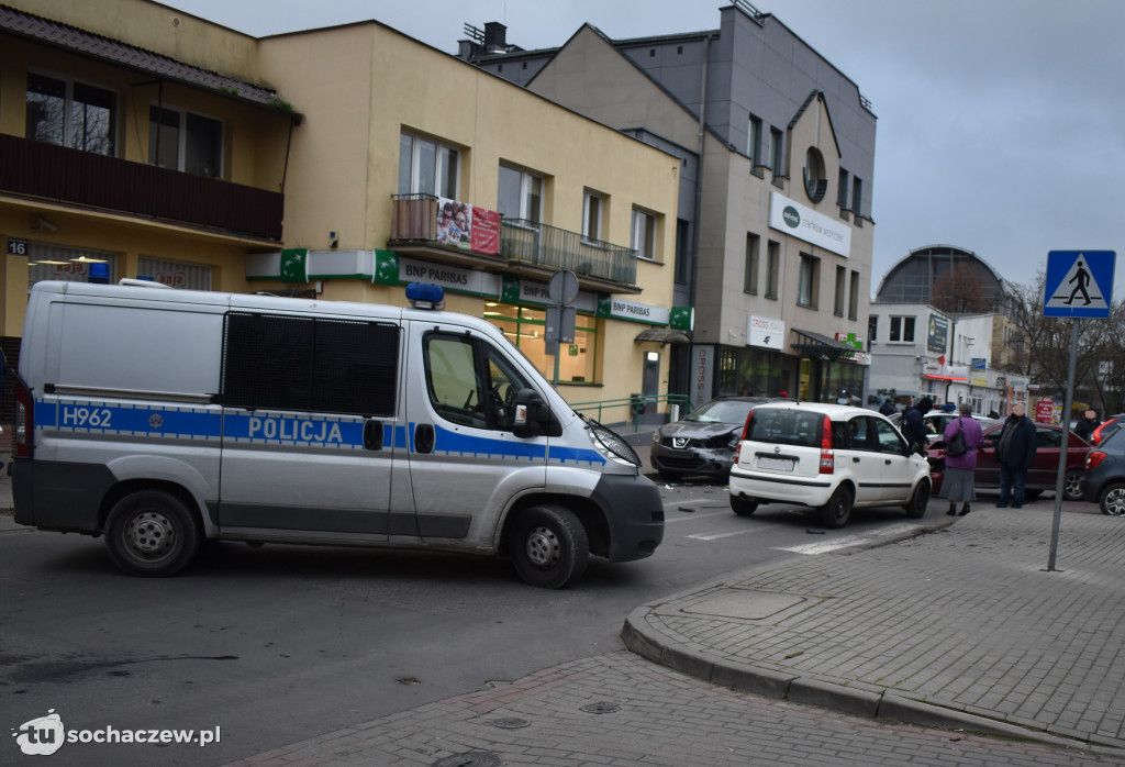 Zderzenie czterech samochodów przy Żeromskiego