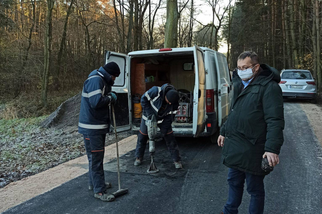 Iłów. Przebudowa drogi w Lubatce zakończona