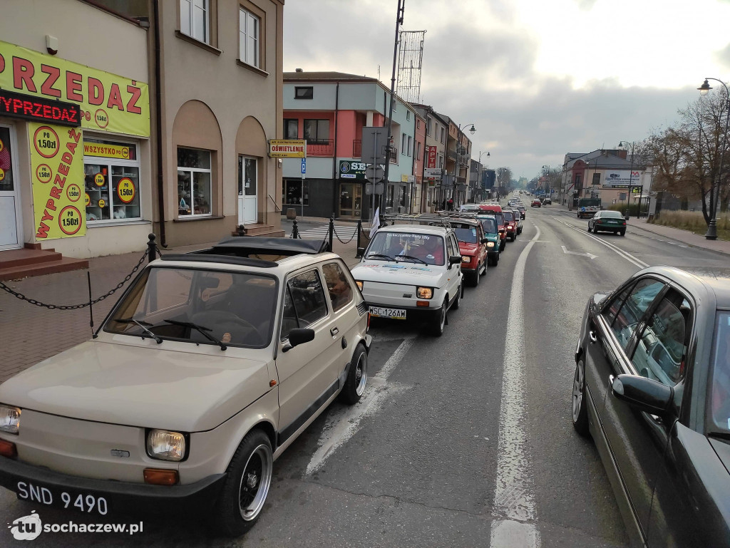 Mikołaje w Sochaczewie w kajakach i w maluchach