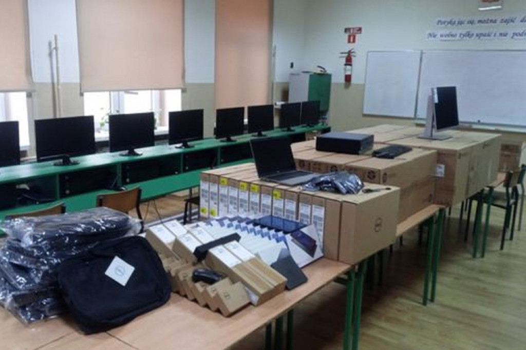 Sprzęt dla Szkoły Podstawowej w Kozłowie Biskupim
