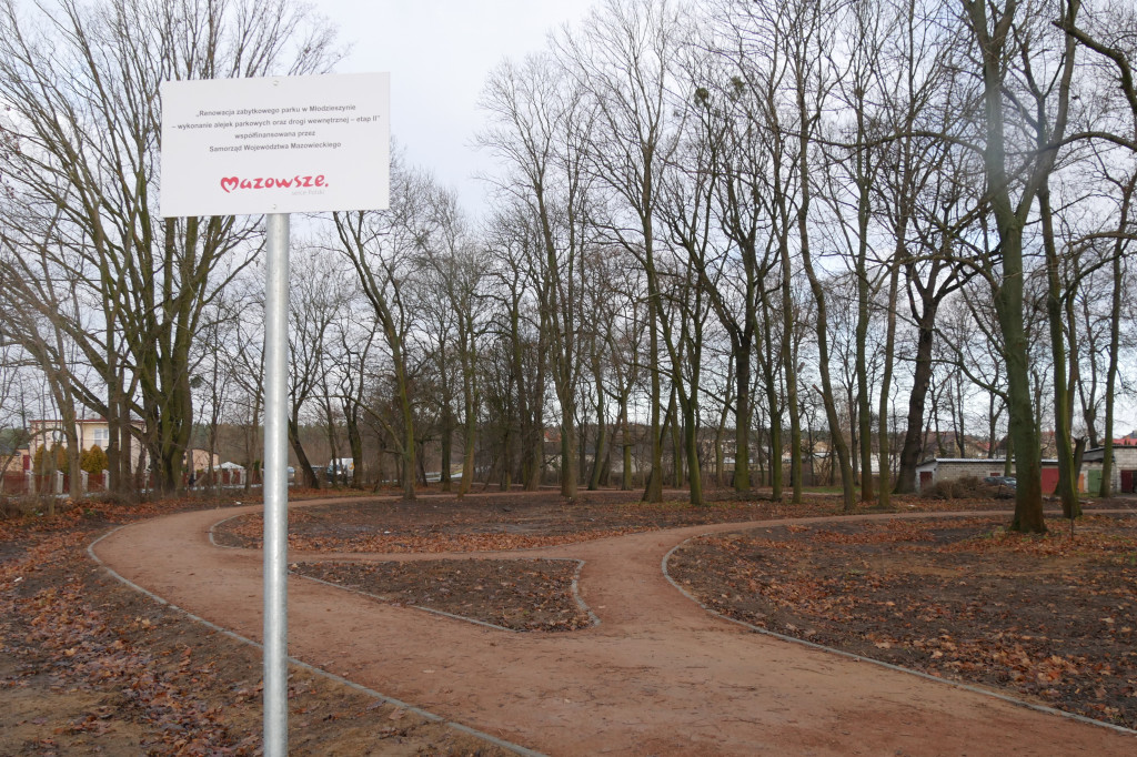 Zakończono prace renowacyjne zabytkowego parku w Młodzieszynie