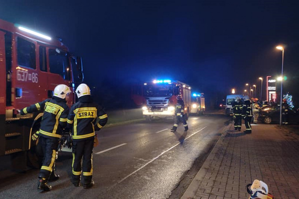 Zderzenie dwóch osobówek w Szymanowie