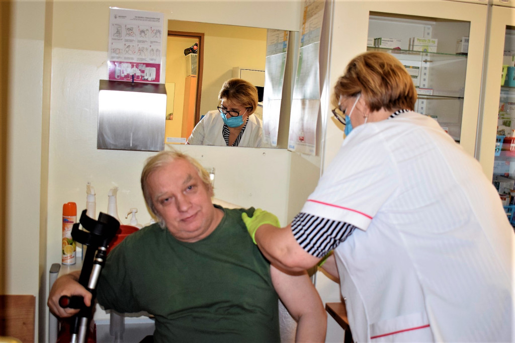 DPS w Młodzieszynie. Seniorzy zaszczepieni przeciw COVID-19