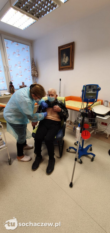Młodzieszyn: ruszyły szczepienia seniorów