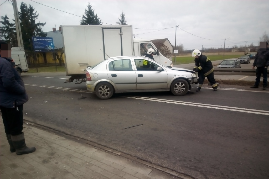 Giżyce: zderzenie dwóch aut