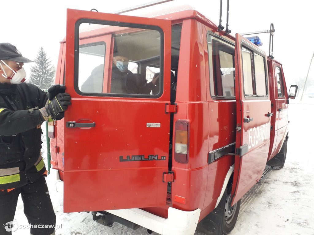 OSP Nowa Sucha  zapewniła seniorom transport na szczepienie