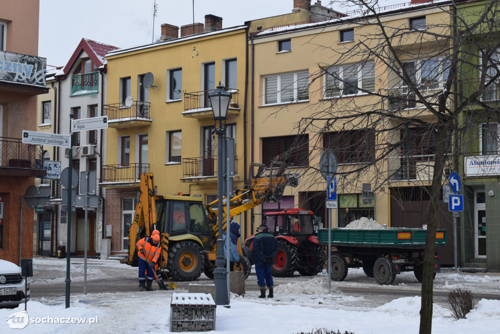 Sochaczew: akcja wywożenia śniegu z miasta