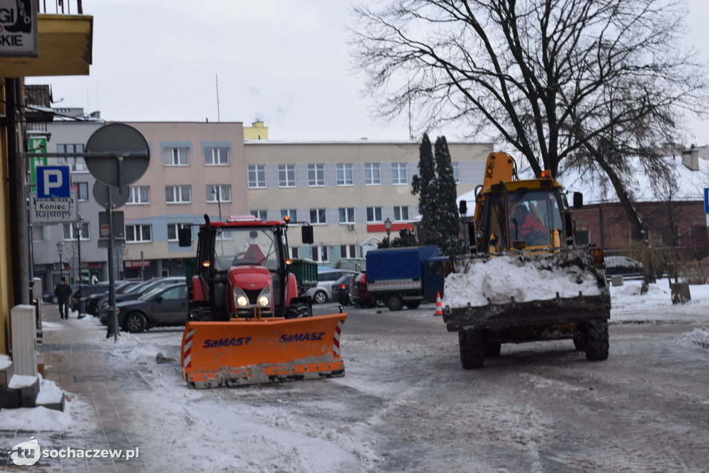 Sochaczew: akcja wywożenia śniegu z miasta
