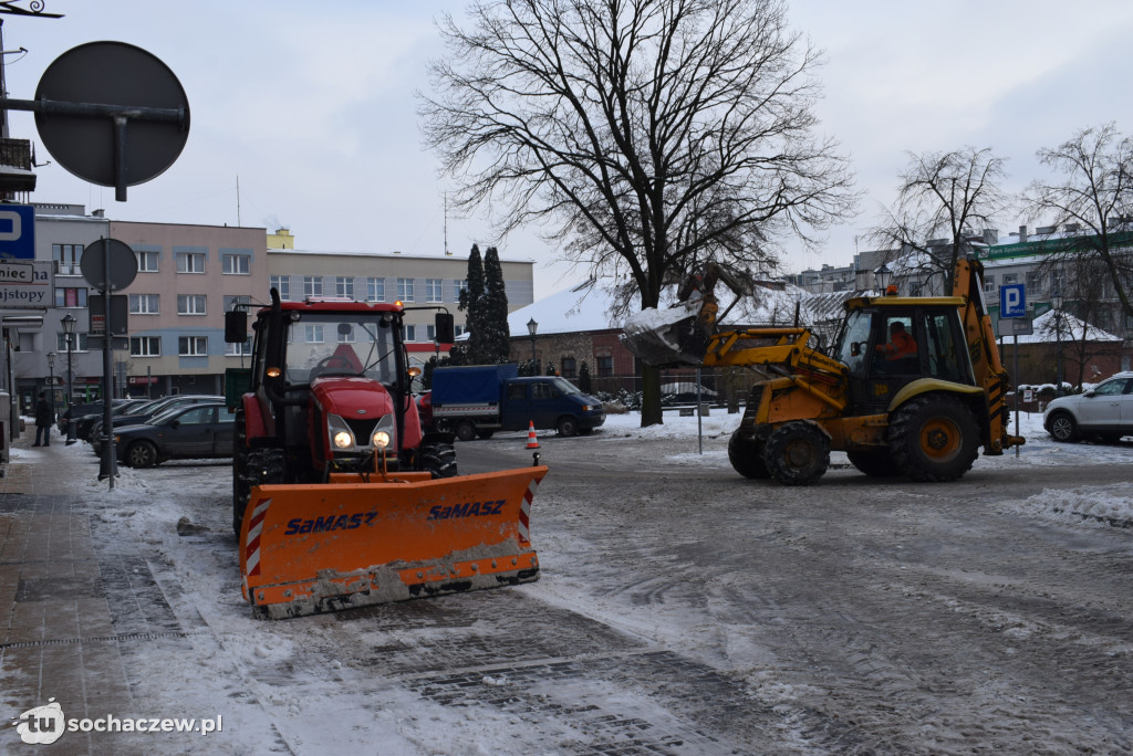 Sochaczew: akcja wywożenia śniegu z miasta