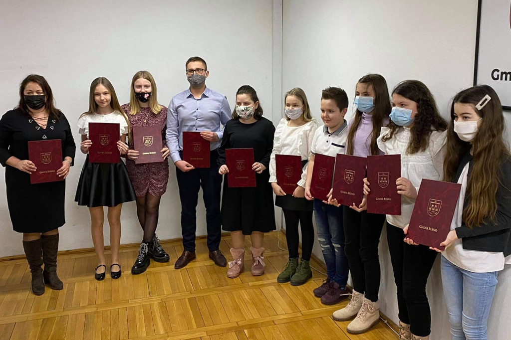 Stypendia wójt gminy Rybno zostały wręczone