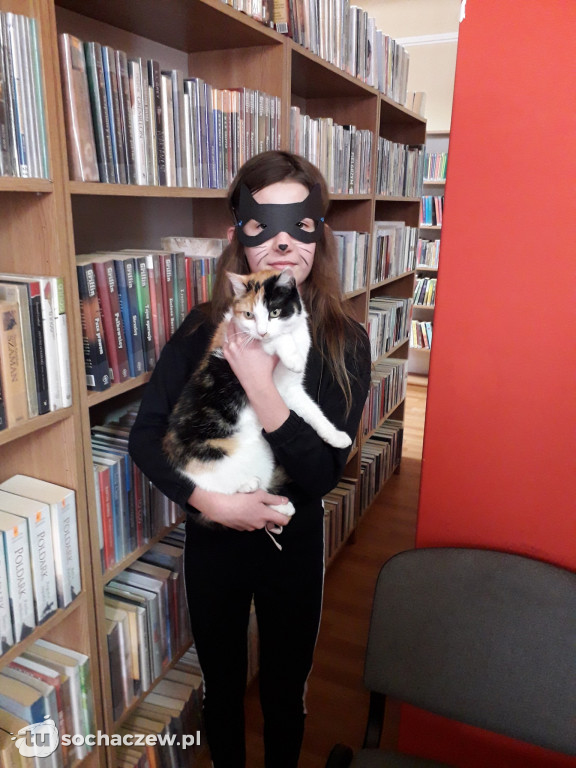Tosia w bibliotece
