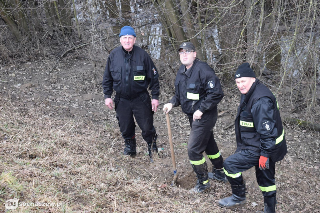 Akcja OSP z Gminy Iłów: wały przeciwpowodziowe zabezpieczone