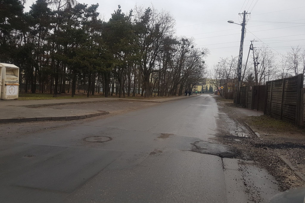Ul. Kochanowskiego w Sochaczewie niebezpieczna