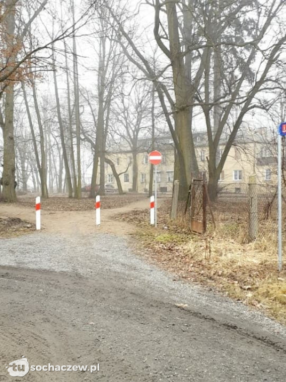 Młodzieszyn: alejki parkowe oznakowane