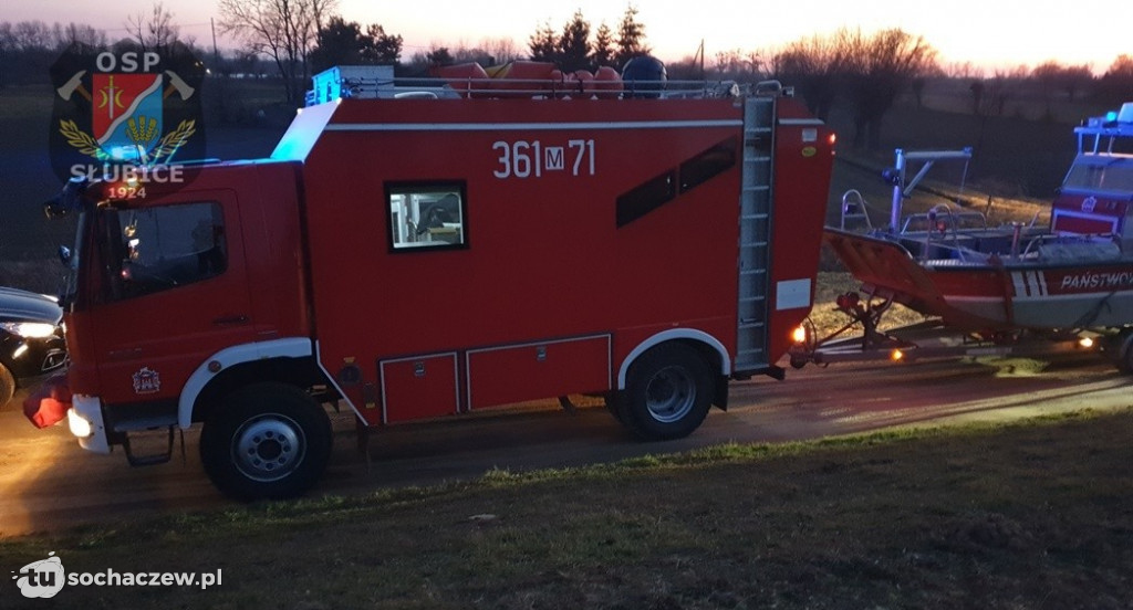 Dramat na Wiśle. Strażacy na pomoc wędkarzowi