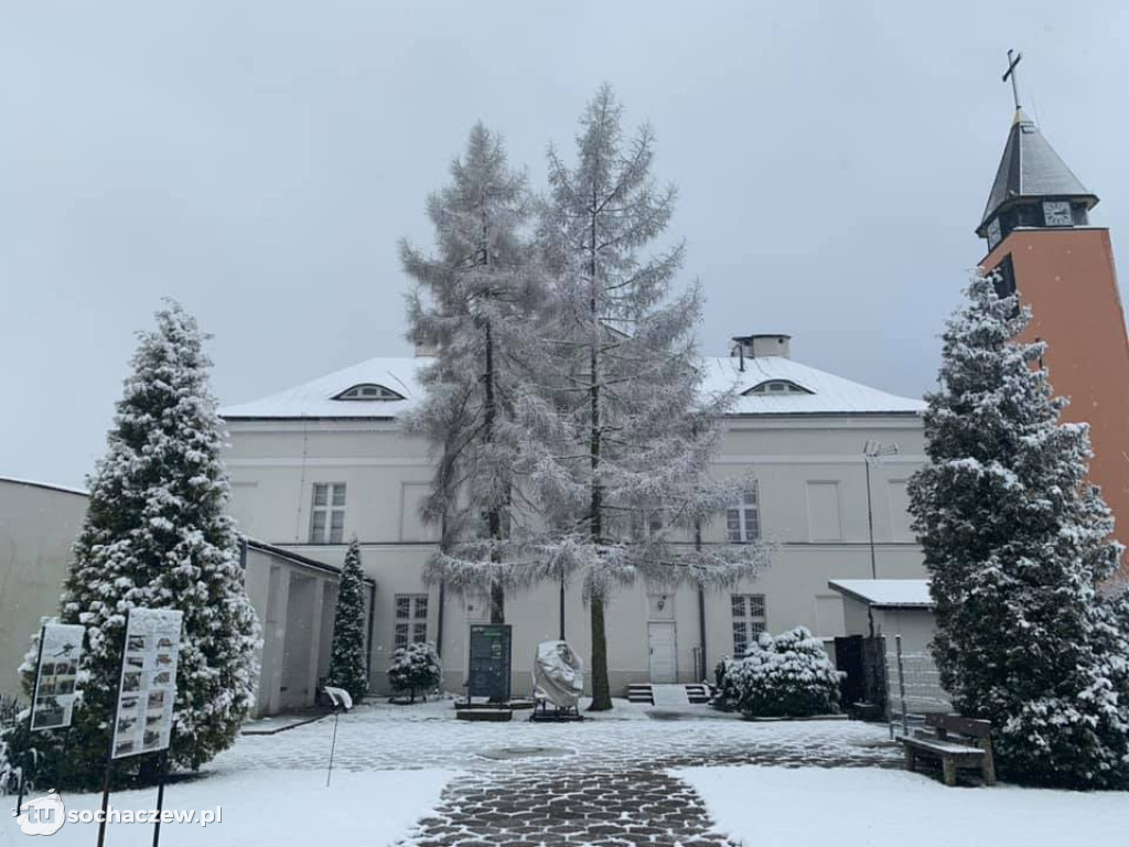 Zima nie odpuszcza. Przysypało sochaczewskie muzeum