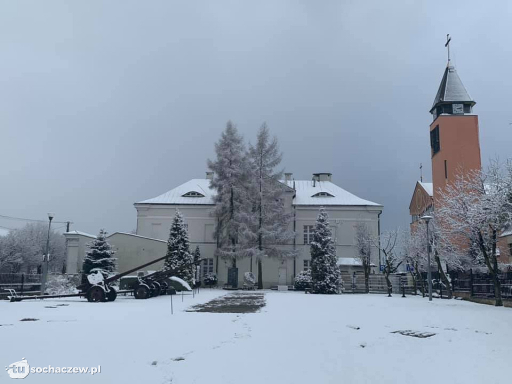 Zima nie odpuszcza. Przysypało sochaczewskie muzeum