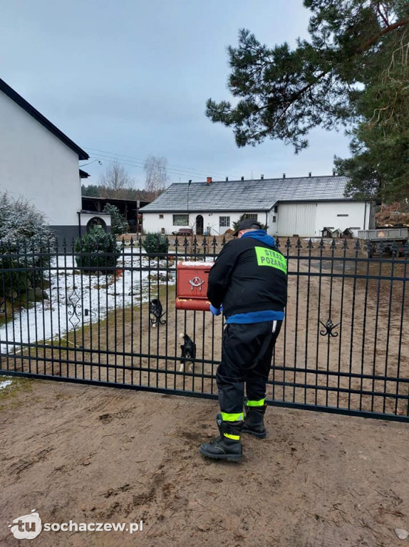 Młodzieszyn: strażacy dostarczają maseczki mieszkańcom