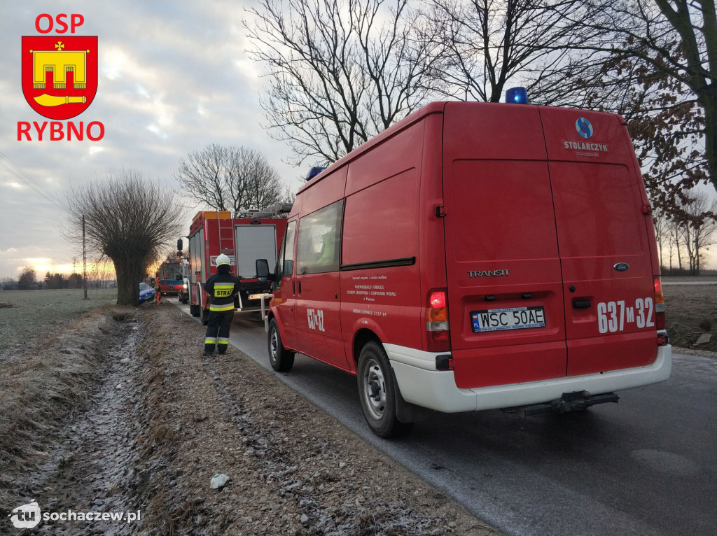 Ślizgawka na drogach. Dwa dachowania w powiecie