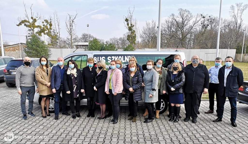Nowy bus szkolny w gminie Młodzieszyn