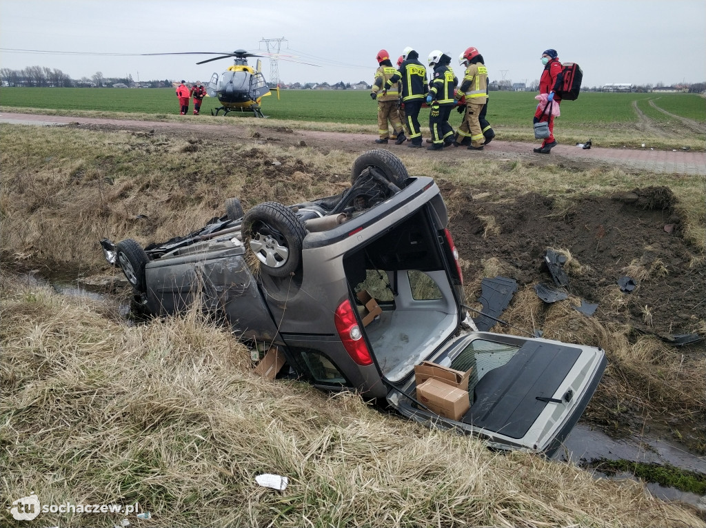 Szymanów: zderzenie dwóch osobówek. Droga zablokowana