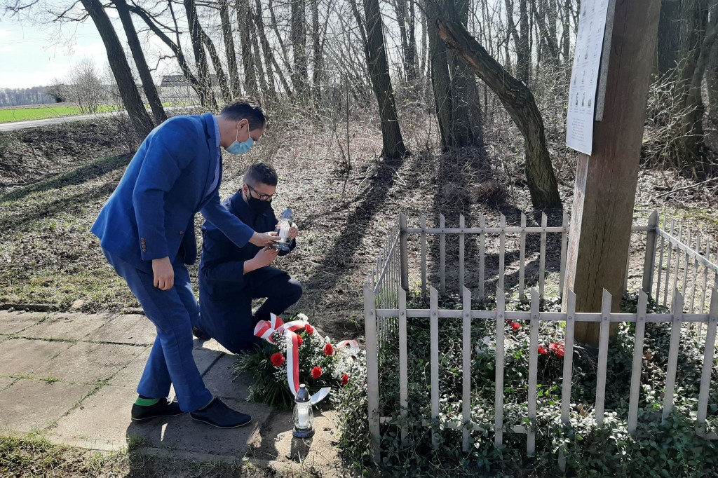 Pamiętają o poległych w Bronisławach