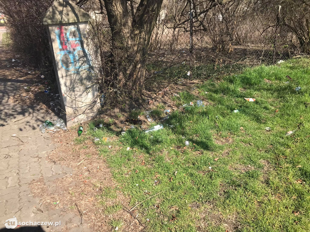 Śmieci przy PKP