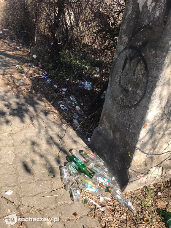 Śmieci przy PKP
