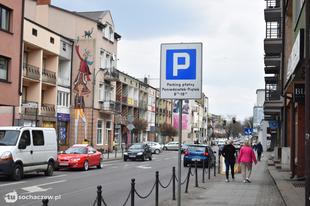 Mural na Warszawskiej. Przybyło uroku