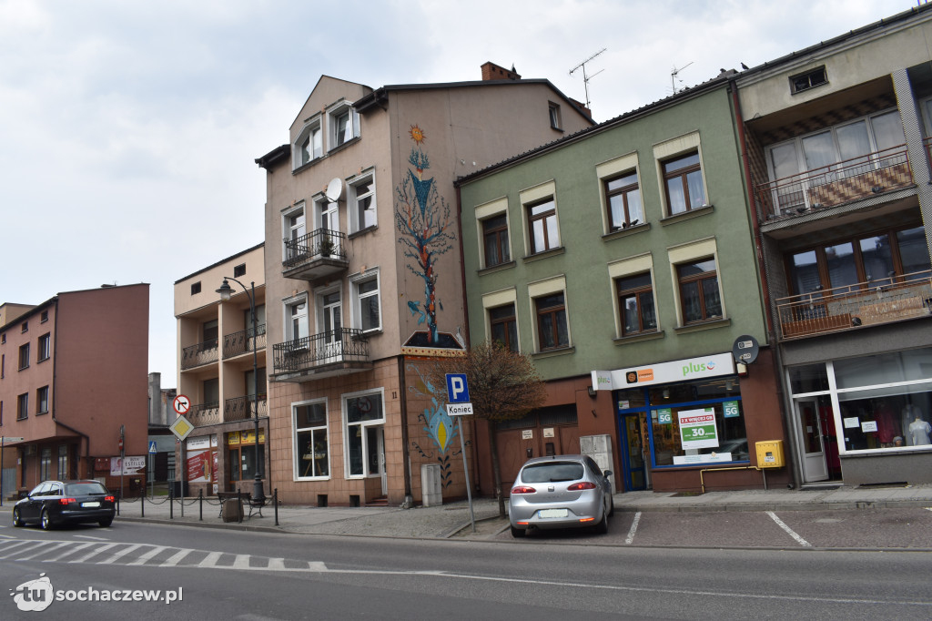 Mural na Warszawskiej. Przybyło uroku