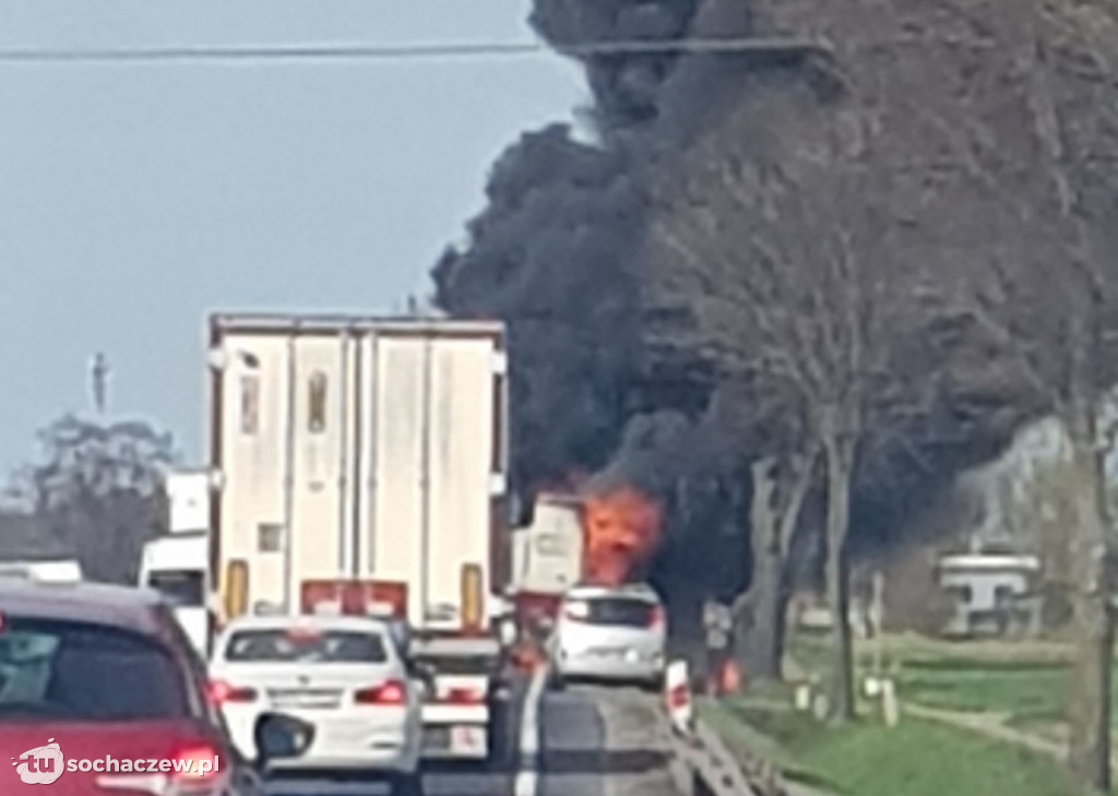 Pożar ciężarówki na DK 50 w Janowie