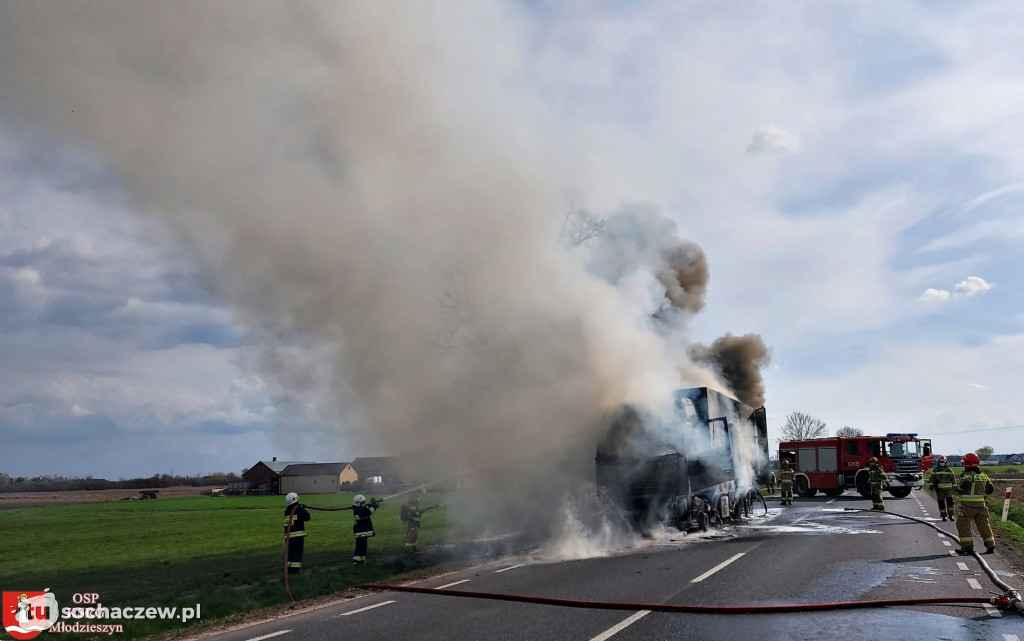 Pożar ciężarówki na DK 50 w Janowie