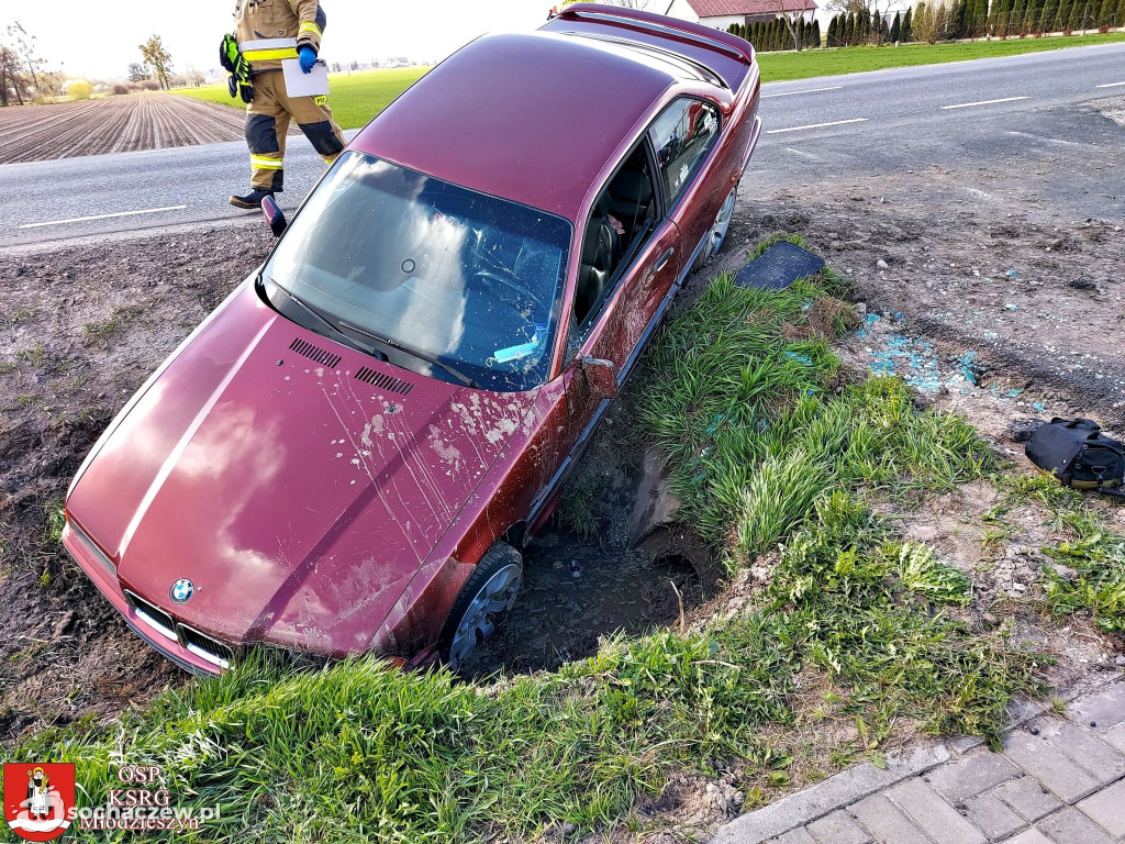 Młodzieszyn DK 50. Zjechał z drogi i wpadł do rowu