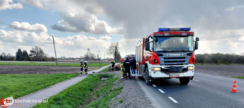Młodzieszyn DK 50. Zjechał z drogi i wpadł do rowu