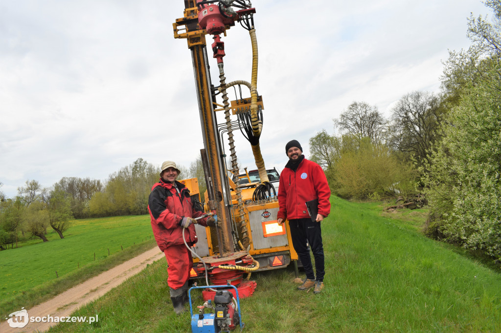 Arciechów: kontrola geologiczna wałów