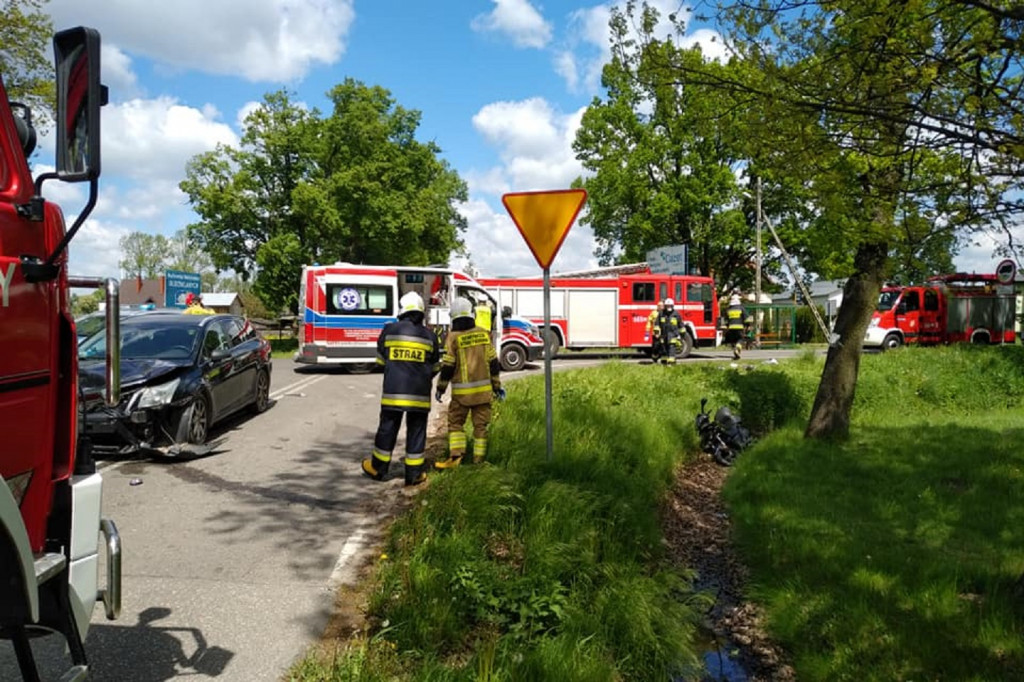 Wypadek w Łazach. Dwie osoby poszkodowane