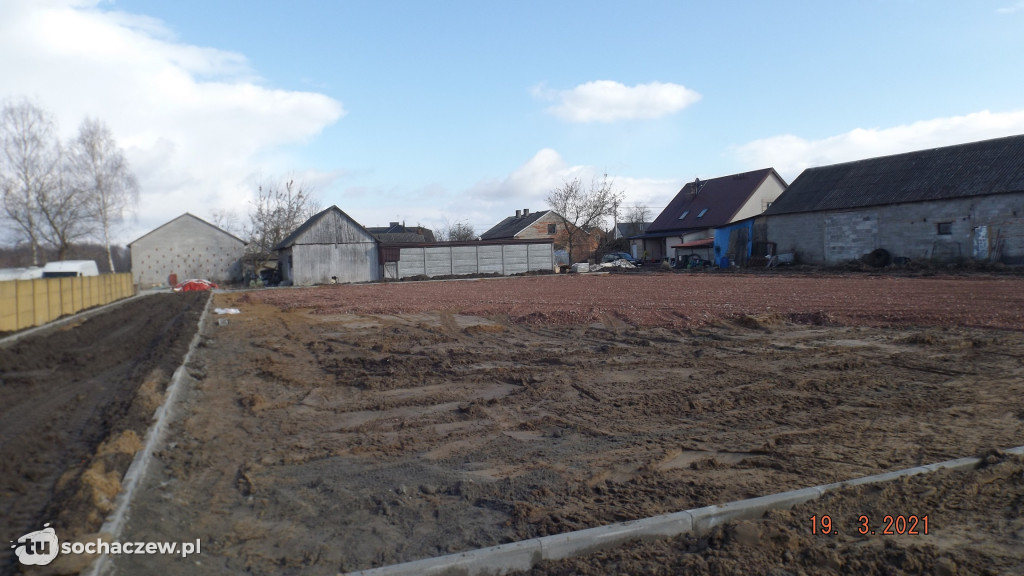 Nowe boisko przy SP Mokas