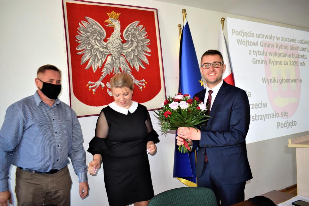 Wójt Damian Jaworski z absolutorium