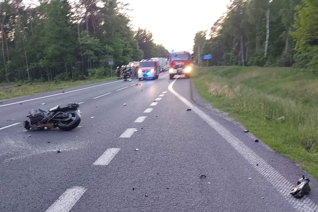 Śmiertelne zderzenie motocyklistów na DK 10