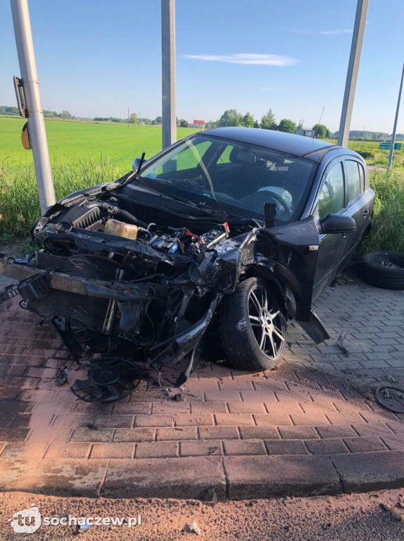 Wypadek w Topołowej, dwie osoby poszkodowane