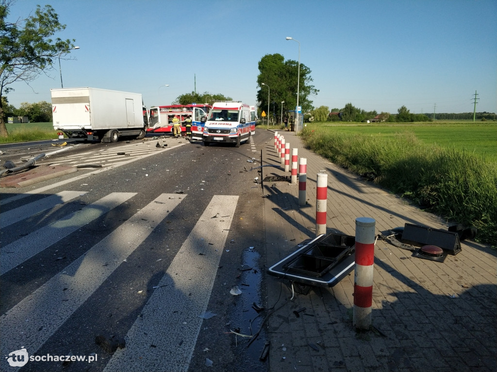 Wypadek w Topołowej, dwie osoby poszkodowane