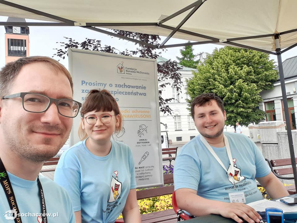 Sochaczew: ambulans Fundacji Ronalda McDonalda na placu Kościuszki