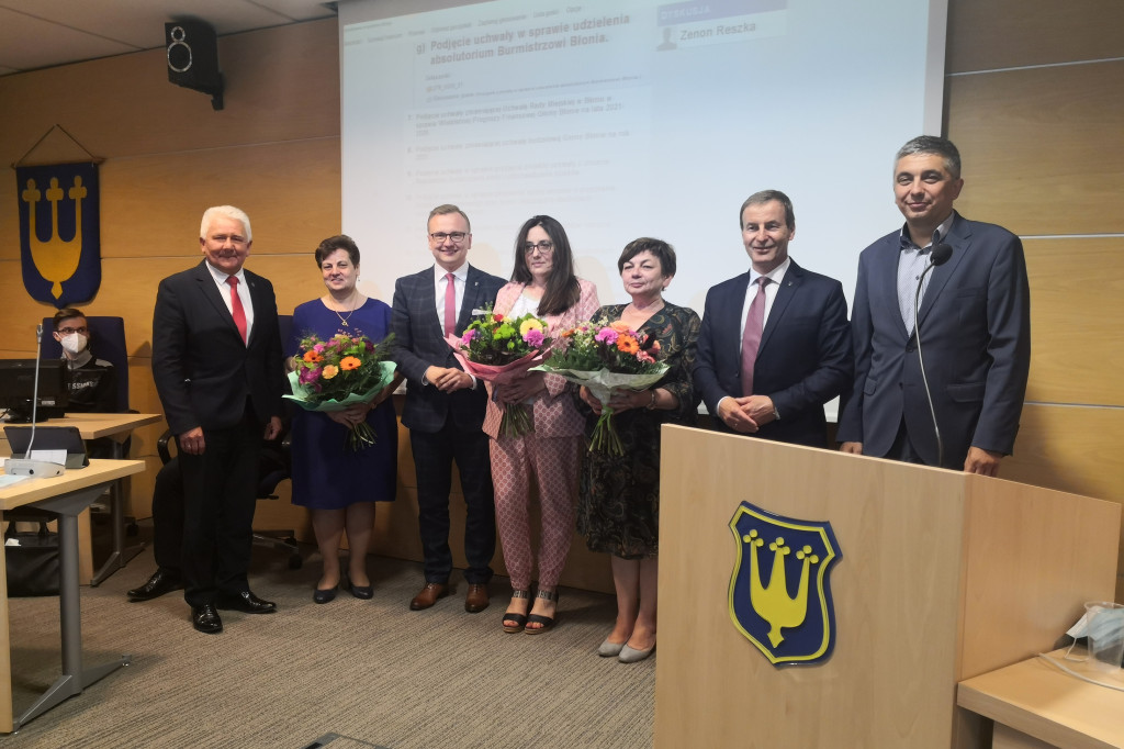 Burmistrz Błonia z absolutorium